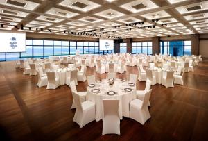 Restaurace v ubytování Ananti at Busan Cove + 37 fotografií