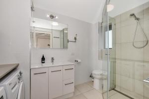 Ένα μπάνιο στο Illawong Apartments +64 φωτογραφίες