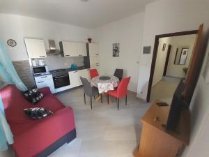 Kuchyň nebo kuchyňský kout v ubytování Apartments by the sea Pag - 6383