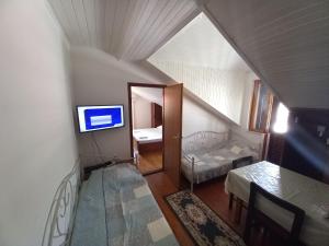 Tempat tidur dalam kamar di Apartments with a parking space Cavtat, Dubrovnik - 2132