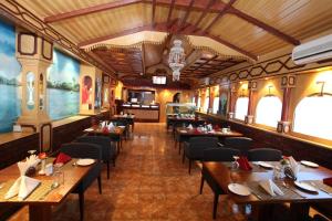 Restaurace v ubytování Ramee Dream Resort