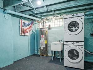 Φωτογραφία από το άλμπουμ του Oakland/University @B Quiet & Stylish Private Bedroom with Shared Bathroom στο Πίτσμπουργκ +3 φωτογραφίες