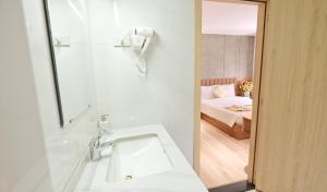 Een badkamer bij Prague Nha Trang