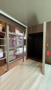 Ein Bett oder Betten in einem Zimmer der Unterkunft Comfort Zone Hostel @ Tha Pae