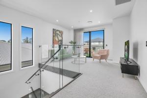 Fotografie z fotogalerie ubytování Luxurious Lakeside Oasis v destinaci Morisset East