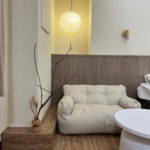 Posezení v ubytování 小隱居Hermit Dorm-聖雄商旅