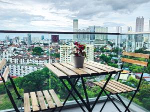 Beacon Executive Suites by NGN的阳台或露台