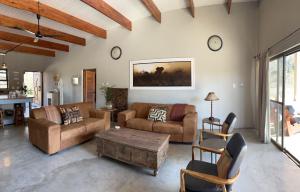 A seating area at Mananga Bush Villa