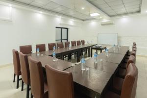 Οι επιχειρηματικές εγκαταστάσεις ή/και οι αίθουσες συνεδριάσεων στο Hotel Ratnasambhava