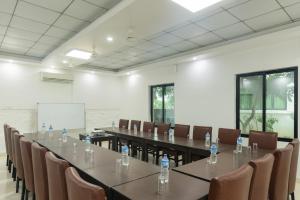 Οι επιχειρηματικές εγκαταστάσεις ή/και οι αίθουσες συνεδριάσεων στο Hotel Ratnasambhava