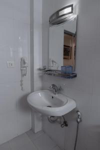 Ένα μπάνιο στο Hotel Ratnasambhava