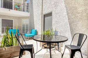 Gallery image of Beverly Hills 2br w courtyard nr BH attractions LAX-1117 in Los Angeles