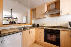 Gambar di galeri bagi Lets Holidays Big terrace house with parking di Tossa de Mar
