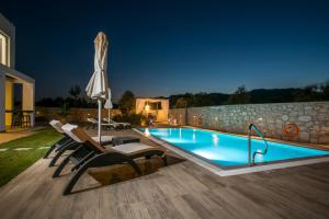 The swimming pool at or close to Kastalys Villa