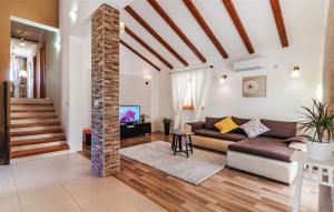 Posedenie v ubytovaní New! Holiday Home Tina with pool