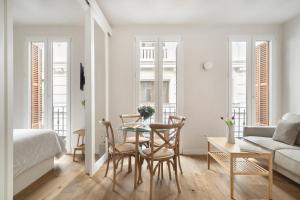 Χώρος καθιστικού στο Room Canalejas +46 φωτογραφίες