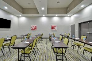 Konferenční prostory v ubytování Homewood Suites by Hilton Tyler + 24 fotografií