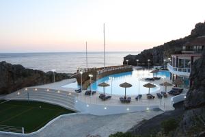 Bazén v ubytování Kalypso Cretan Village Resort & Spa nebo v jeho okolí