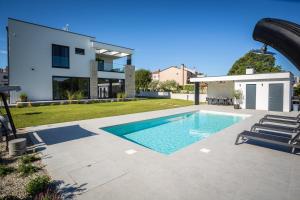 Swimmingpoolen hos eller tæt på Villa Mia Stella