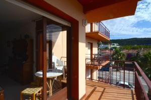 Balkón alebo terasa v ubytovaní GRECIA 2 D - apartamento