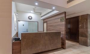 The lobby or reception area at Treebo Tryst Baramasi By Jai Club Prime