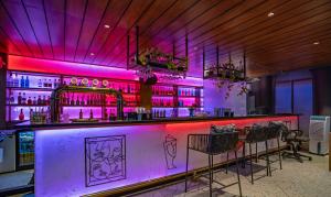 Lounge nebo bar v ubytování Treebo Premium Baramasi By Jai Club Prime + 37 fotografií