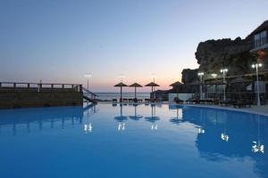 Bazén v ubytování Kalypso Cretan Village Resort & Spa nebo v jeho okolí