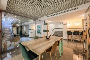 Posezení v ubytování AmazINN Places Blasco de Garay 102