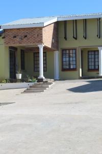 Galeriebild der Unterkunft Qunu Heritage Home - Mthatha in Mthatha + 29 Fotos
