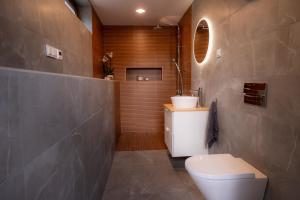 Koupelna v ubytování Forest Spa House