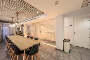 Kuchnia lub aneks kuchenny w obiekcie AmazINN Places Blasco de Garay 113