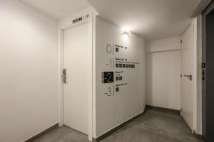 Zdjęcie z galerii obiektu AmazINN Places Blasco de Garay 113 w Madrycie