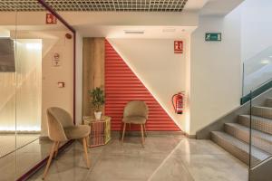 Zdjęcie z galerii obiektu AmazINN Places Blasco de Garay 113 w Madrycie