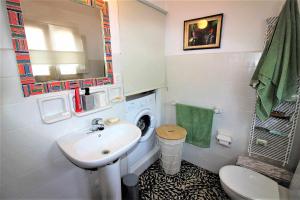 Koupelna v ubytování Casa Corales + 23 fotografií