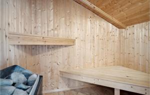 Fotografie z fotogalerie ubytování Stunning Apartment In Rønde With Sauna v destinaci Rønde