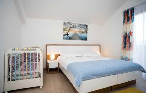 Postel nebo postele na pokoji v ubytování Holiday Home Leon + 37 fotografií