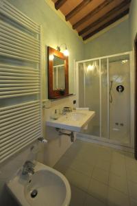 A bathroom at Gli Oleandri