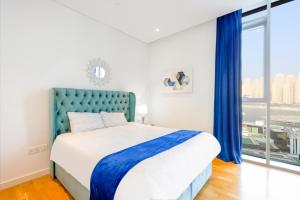 Fotografie z fotogalerie ubytování Livbnb - Beautiful 3BR+1 w/Sea Ain Dubai View v Dubaji