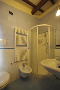 A bathroom at Gli Oleandri