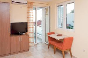 Gallery image of Apartments LILA AUREA in Petrovac na Moru