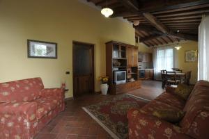 A kitchen or kitchenette at Gli Oleandri