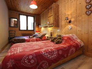 Appartement Valloire, 3 pièces, 8 personnes - FR-1-263-330にあるベッド