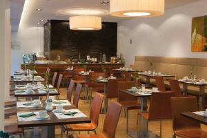 Reštaurácia alebo iné gastronomické zariadenie v ubytovaní Austria Trend Hotel beim Theresianum Wien