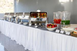 Makanan di atau berdekatan hotel