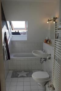 Galeriebild der Unterkunft Ruhige Dachgeschosswohnung in Seelze + 3 Fotos