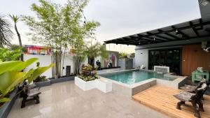 Πισίνα στο ή κοντά στο The Hiijo Haus Private Pool & Garden