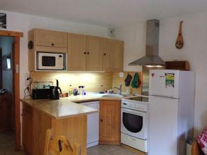 Ett kök eller pentry på Appartement Valloire, 3 pièces, 6 personnes - FR-1-263-514