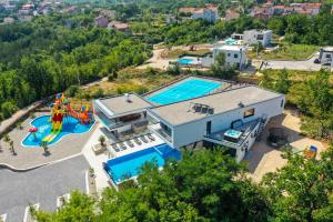 Πισίνα στο ή κοντά στο VILLA AQUALANDIA for 20 people