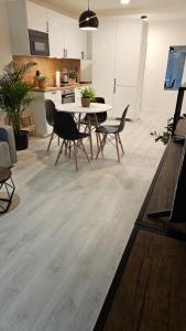 Fotografie z fotogalerie ubytování 2 room Apartment with terrace, new building, 2BL v destinaci Bratislava