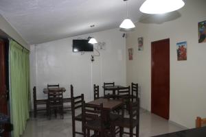 Televisyen dan/atau pusat hiburan di Pachamama Hostel